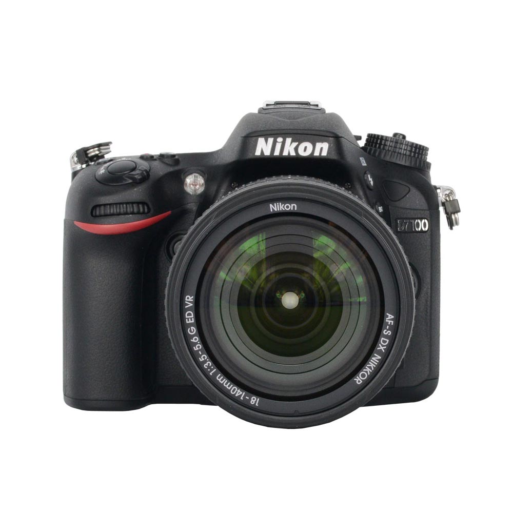 Image of Nikon D7100 + 18-140mm